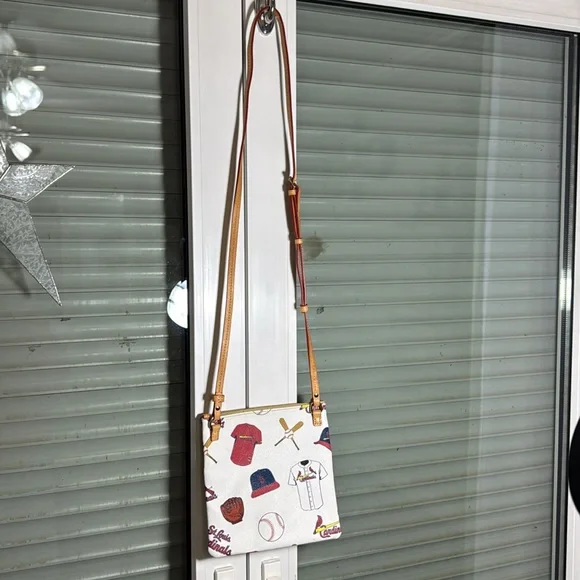 St. Louis Cardinals mlb Dooney & Bourke crossbody - Picture 3 of 3